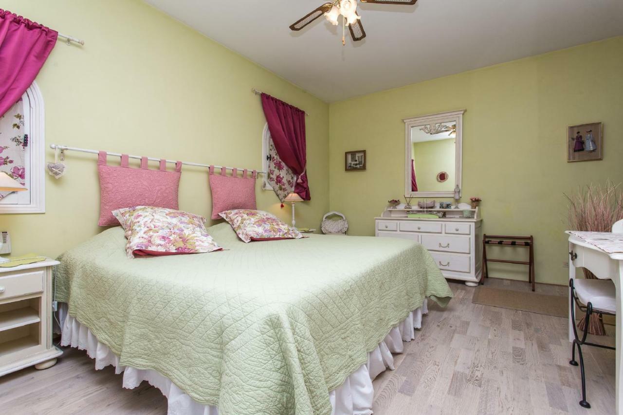 Mas Du Roc Bed & Breakfast Grasse Bagian luar foto